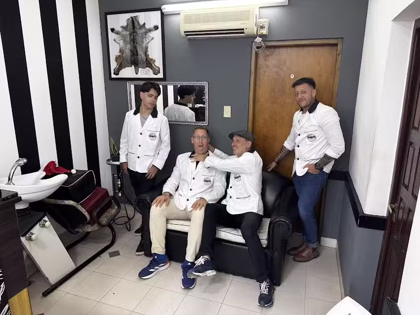 El Sal&oacute;n Barber Shop