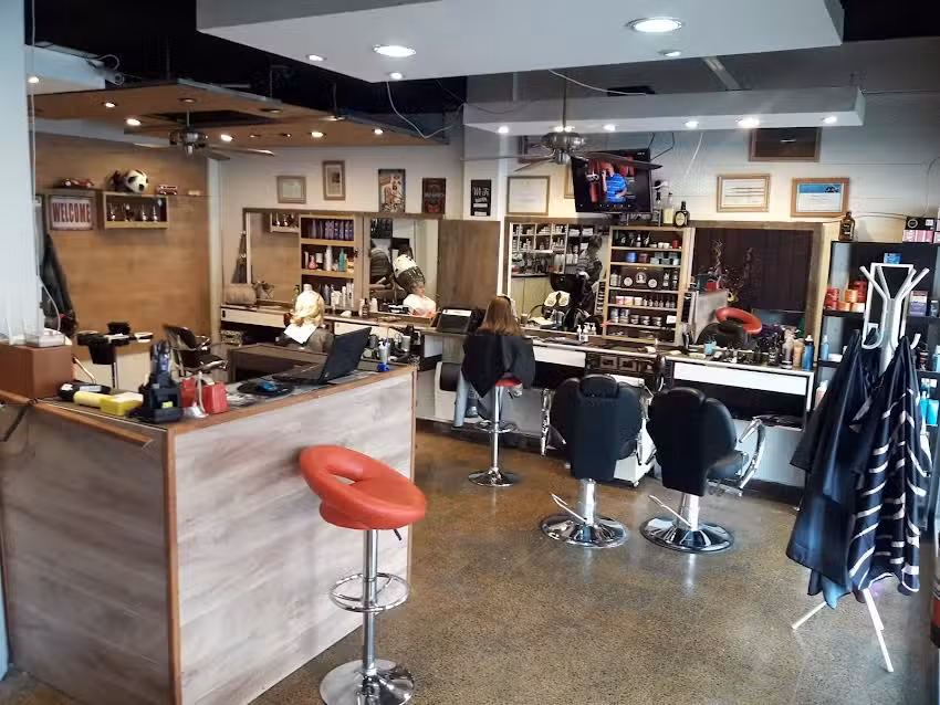 Ellaos Barber