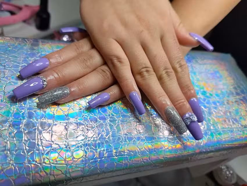 Emily Nails Cipolletti