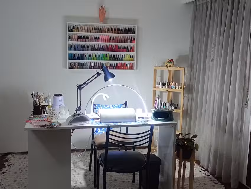 Erika Valente studio nails