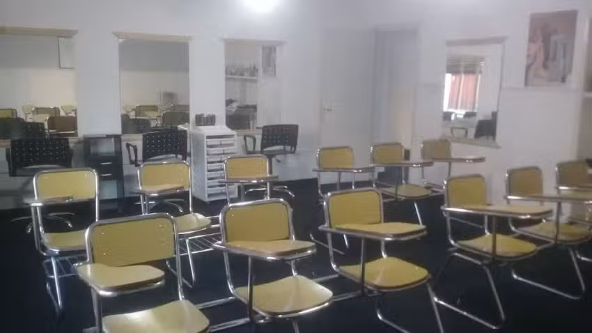 Escuela de belleza jr