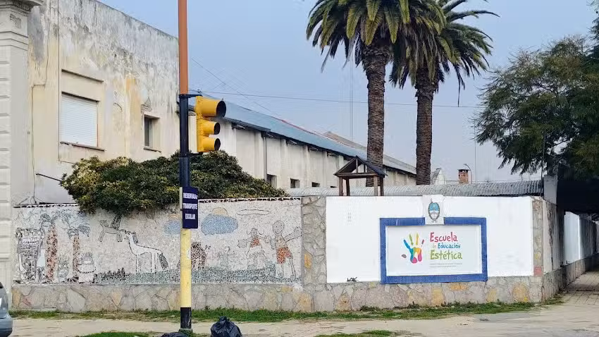 Escuela De Educaci&oacute;n Est&eacute;tica N&ordm;1