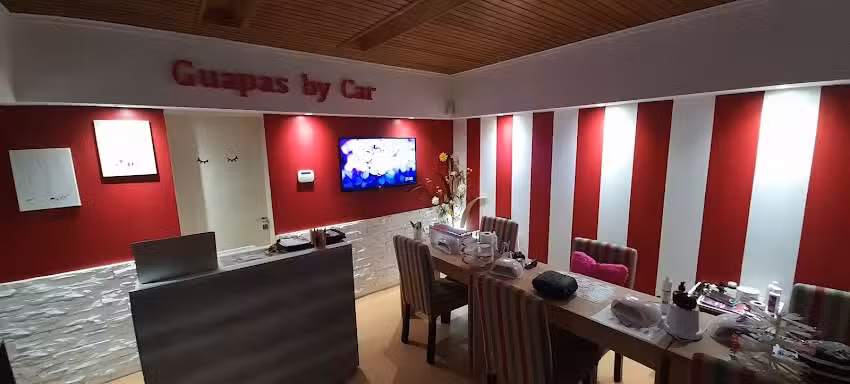 Estetica Guapas by car