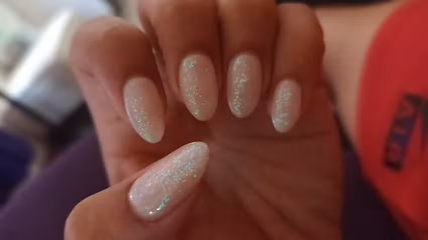 Fama 1 sun & nail bar