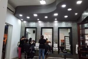 Federico Canga, Peluqueria