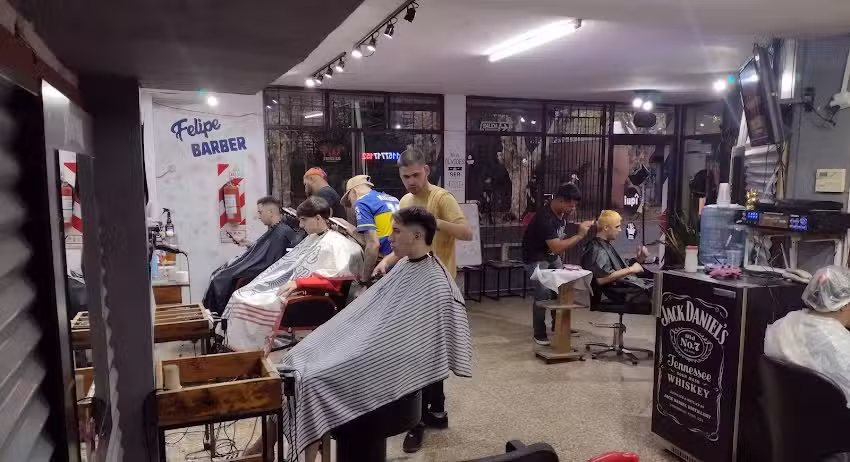 Felipe Barbershop-Peluquer&iacute;a unisex