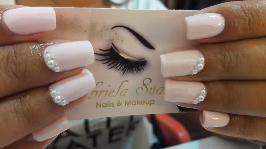 GABRIELA SUAREZ NAILS & MAKEUP PROFESIONAL