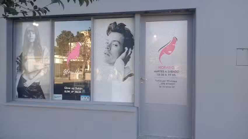 GLOW UP hair sal&oacute;n