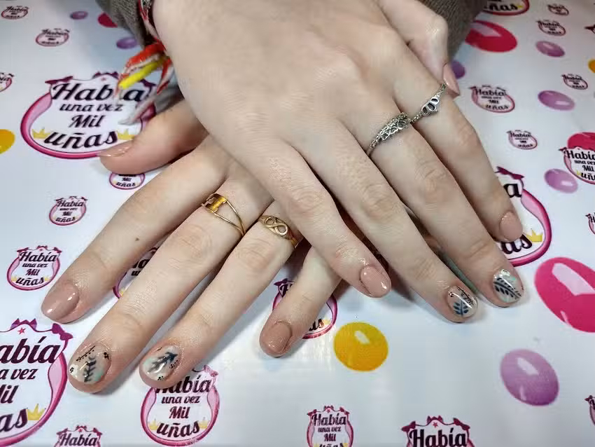 Hab&iacute;a una vez Mil U&ntilde;as