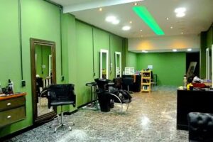 HACHE SAL&Oacute;N &ndash; Peluqueria & Barberia