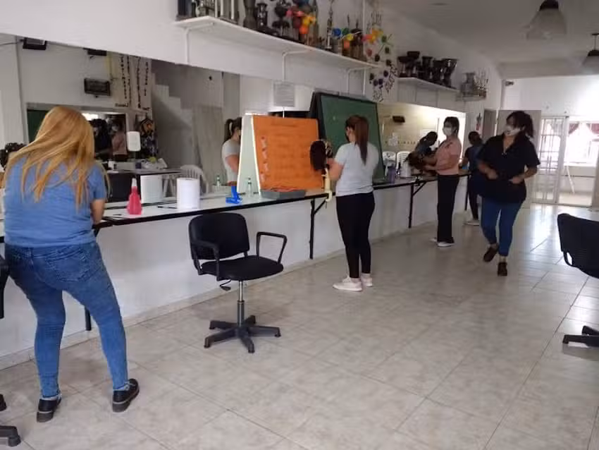 Instituto Privado Alex , Escuela De Peluqueria