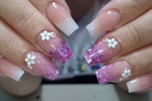Iridiscente nail art