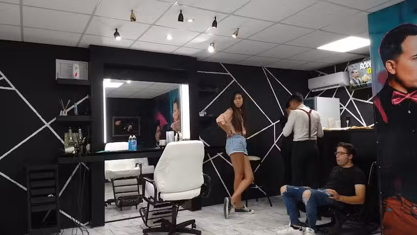 Joaqu&iacute;n Basconi Personal Barber