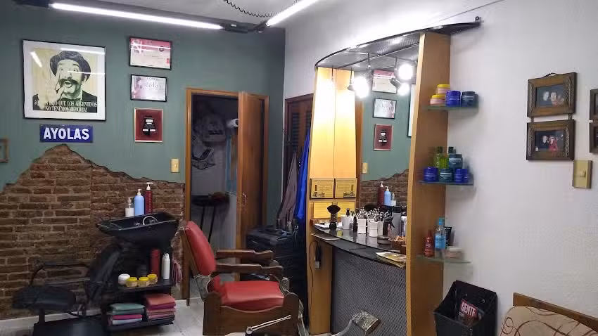 La peluquer&iacute;a de&rdquo;HUGO&rdquo;