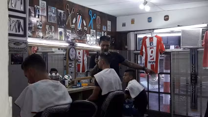 LA PELUQUERIA DEL FUTBOL