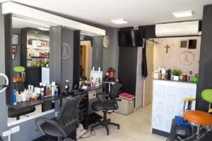 LA TIJERETA PELUQUERIA UNISEX