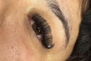 LASHES AYELEN