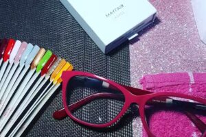 Laura estilista.u&ntilde;as y pesta&ntilde;as servicios de est&eacute;tica