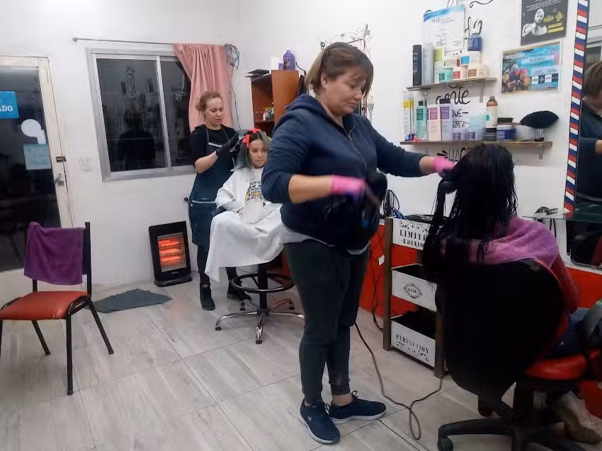 Lo de Feli sal&oacute;n unisex.