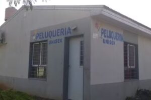 Lucky barber y alba peluquera unisex