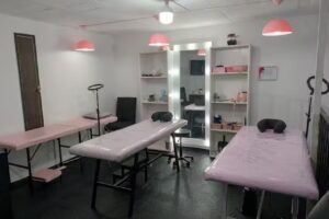 Malala &bull; Pesta&ntilde;as u&ntilde;as & Cejas