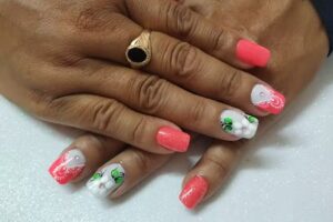 MANICURA,PEDICURA,MODELAJES DE CEJAS