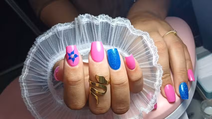 Manicurista Ayelen Celeste