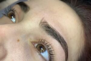 Mar est&eacute;tica U&ntilde;as y Pesta&ntilde;as