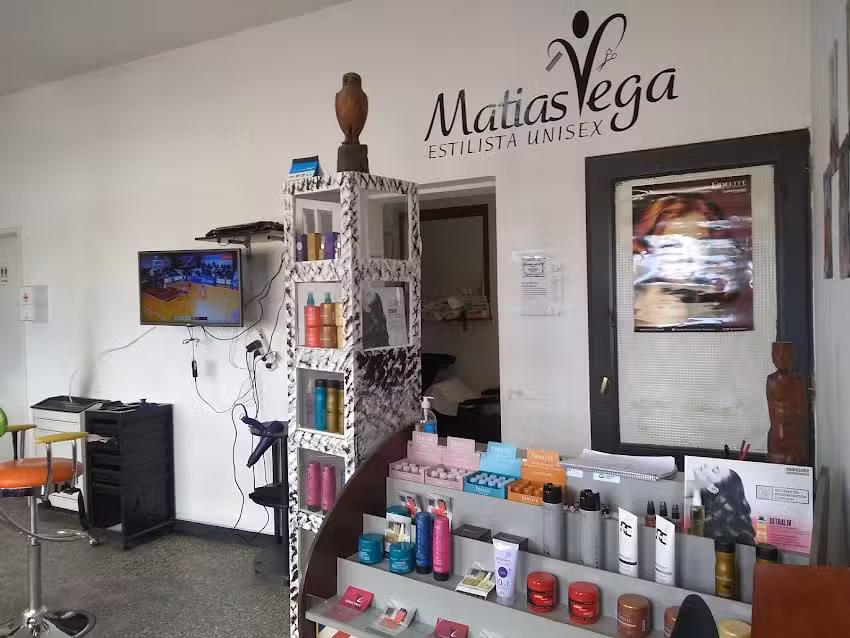 Mat&iacute;as Vega Estilista Unisex