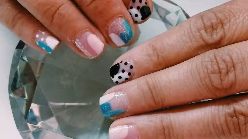 Mimi Nails