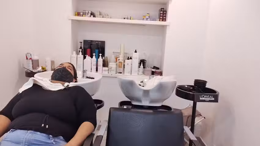 Mirna Guiler Peluquer&iacute;a