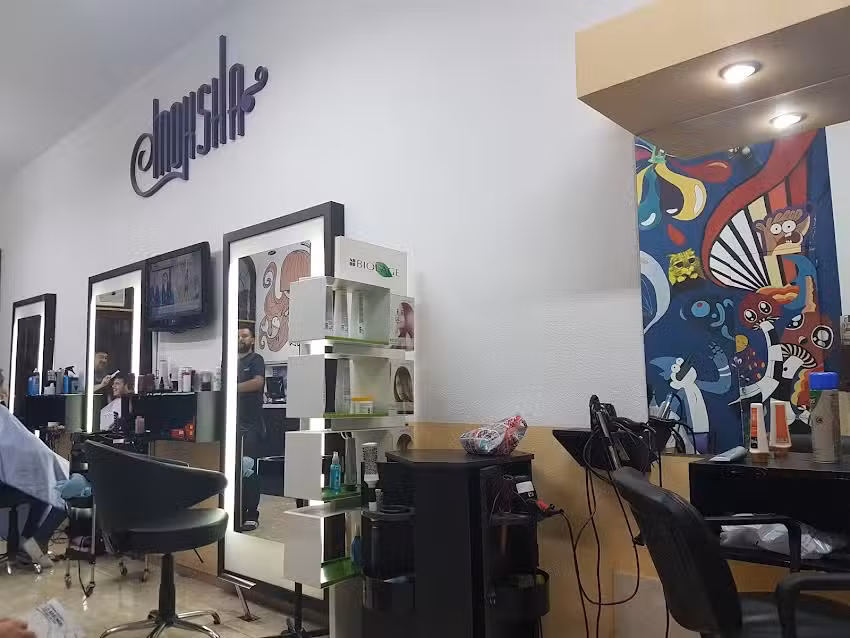 Moksha Peluquer&iacute;a &ndash; Maquillaje &ndash; Extensiones &ndash; Servicio de Barber&iacute;a
