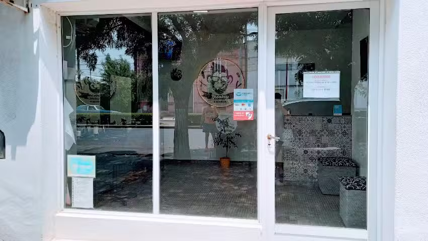 Monkey barber