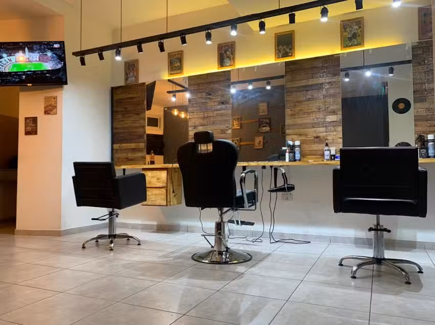 Murdock Barber&iacute;a