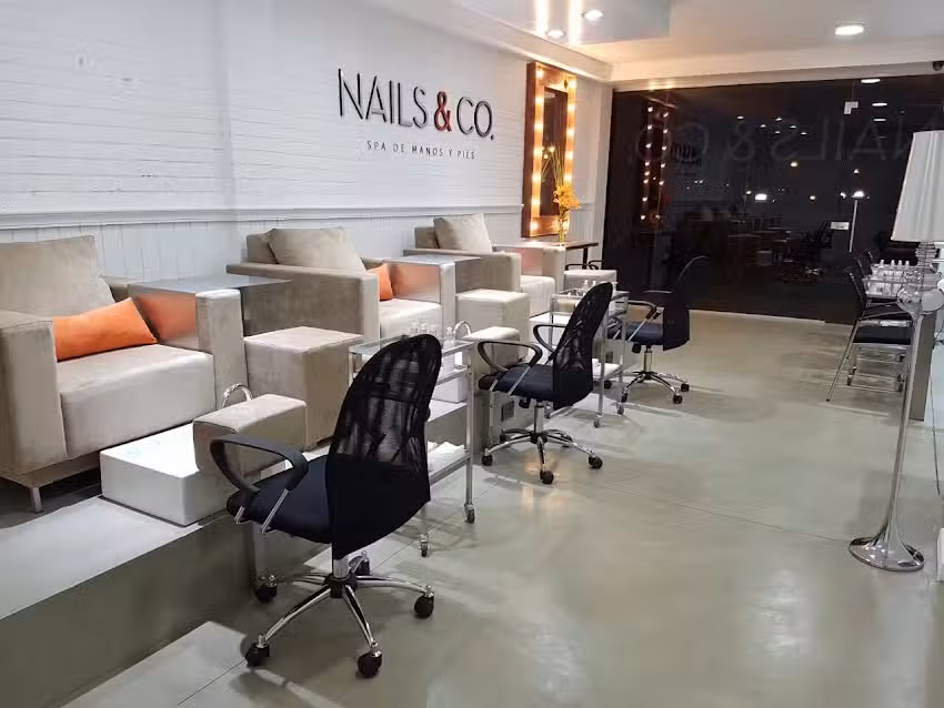Nails & Co.