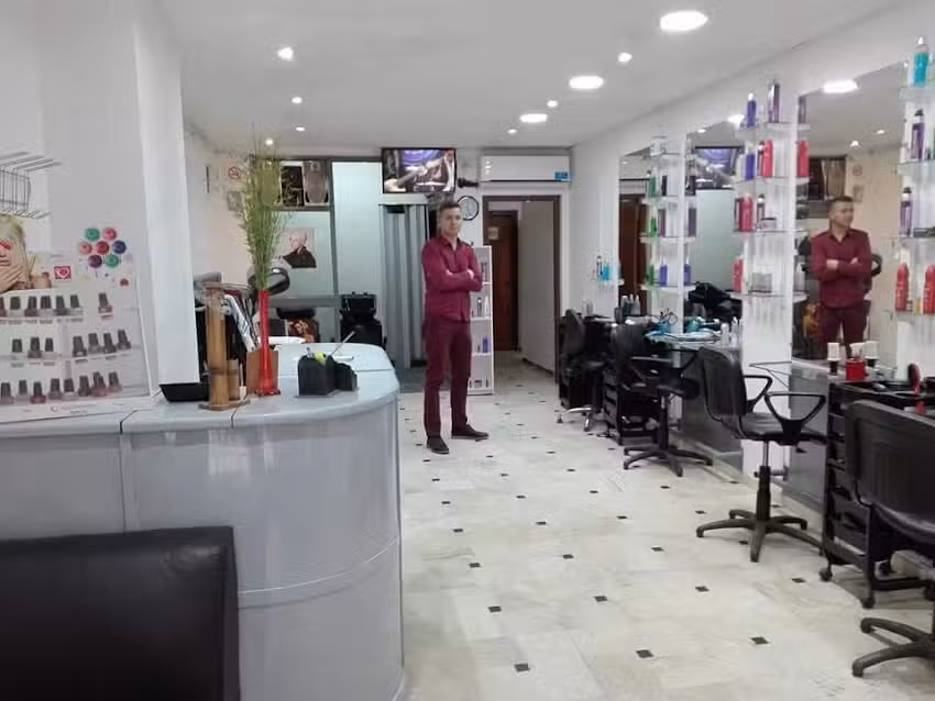 Nestor Luna Peluqueria