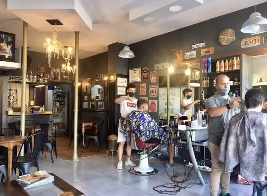 Nestor Vicente Peluquer&iacute;a & Barber&iacute;a