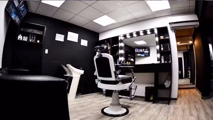 Pagu&rsquo;s Peluquer&iacute;a Masculina y Barber&iacute;a