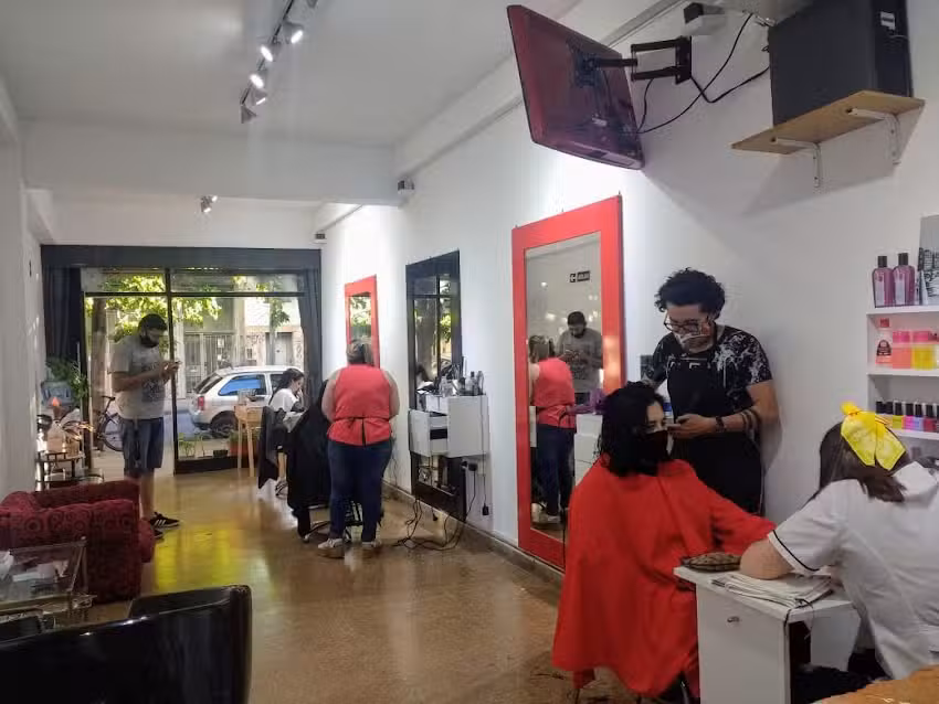 Paris (Peluqueria & Estetica)