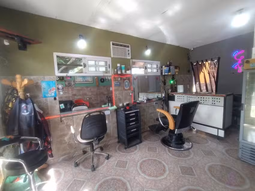 Pelu y barber&iacute;a CyF