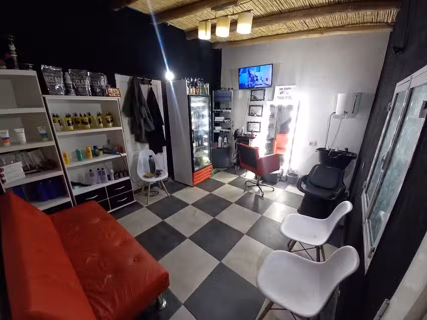 Peluquer&iacute;a & Barberia Ok