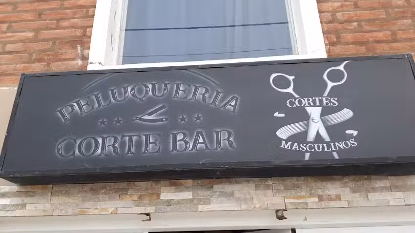 Peluquer&iacute;a Corte &ndash; Bar