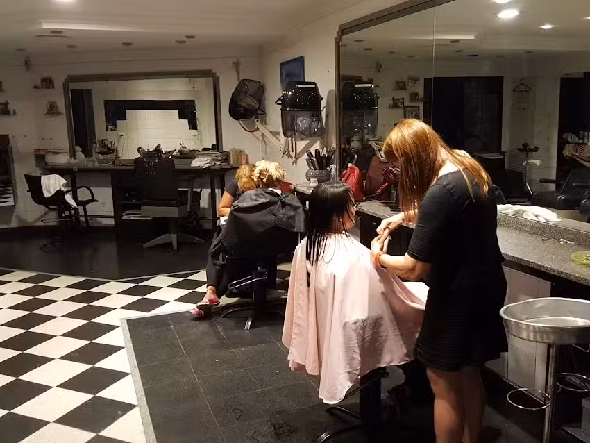 Peluqueria Diestra y Siniestra