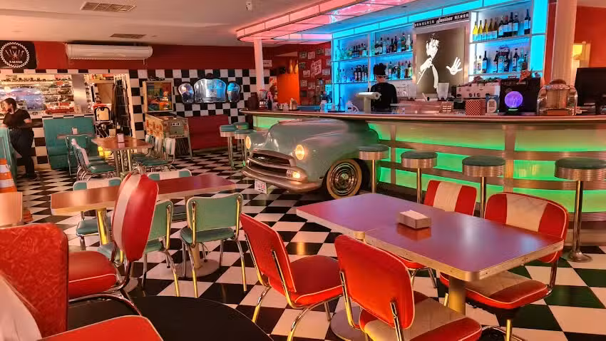 PELUQUER&Iacute;A DON ELVIS