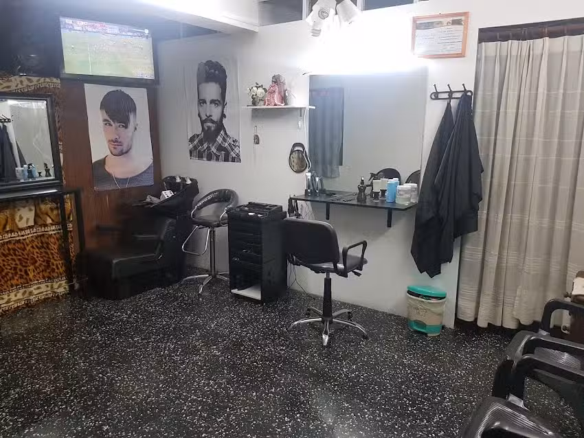 peluquer&iacute;a el negro Adrian