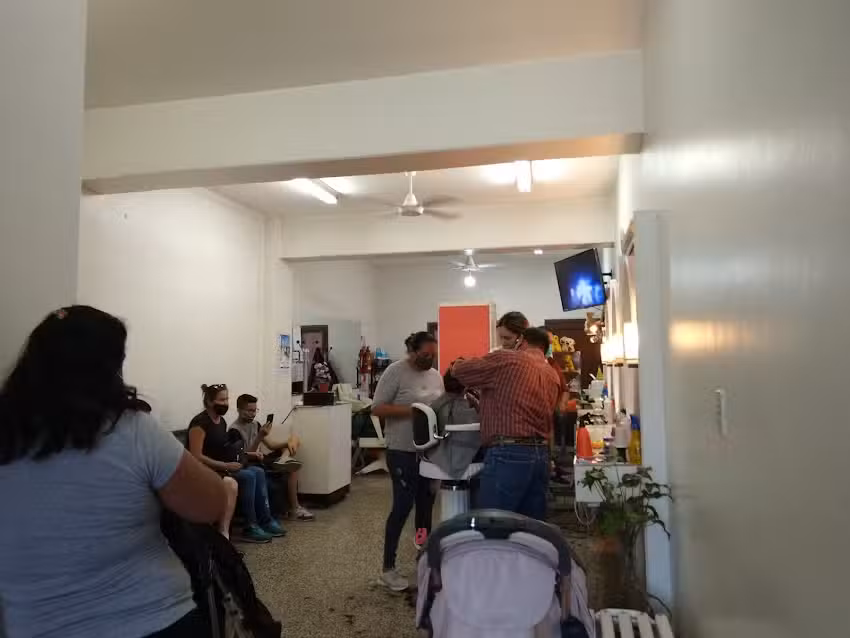 Peluquer&iacute;a El Peine de Oro