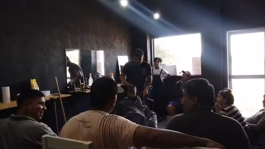 Peluquer&iacute;a Estilo Alejandro