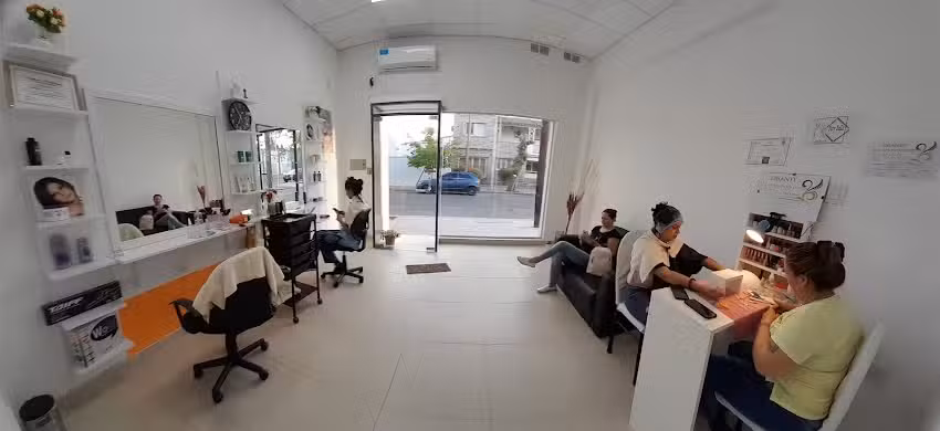 Peluquer&iacute;a Femenina SU&Eacute;LTATE EL PELO Alejandra Estilista