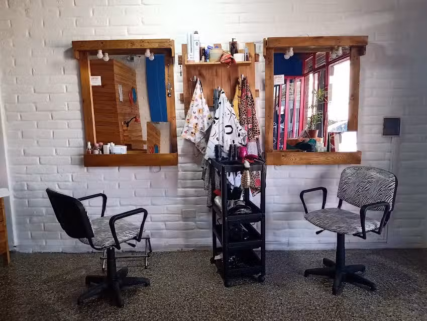 Peluquer&iacute;a #lapeludeCin Cerrado 1/02/20023