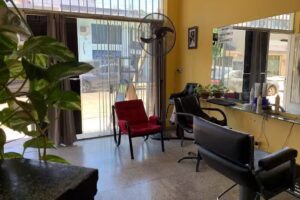 Peluquer&iacute;a L&aacute;zaro